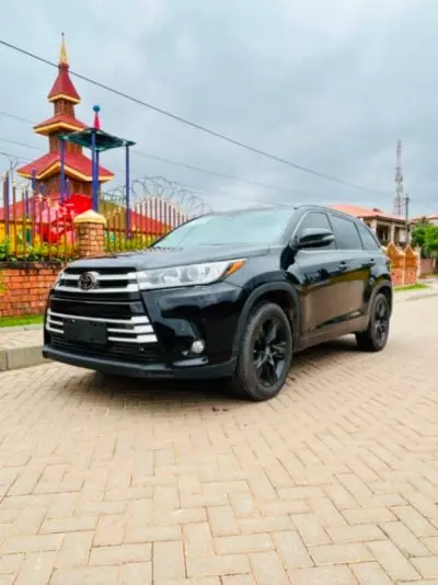 TOYOTA Highlander