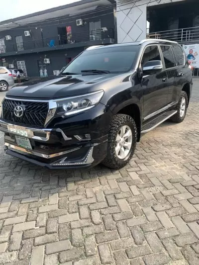 TOYOTA Prado
