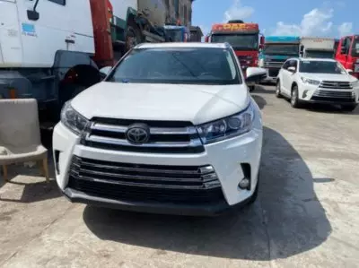TOYOTA Highlander
