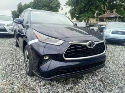 TOYOTA Highlander