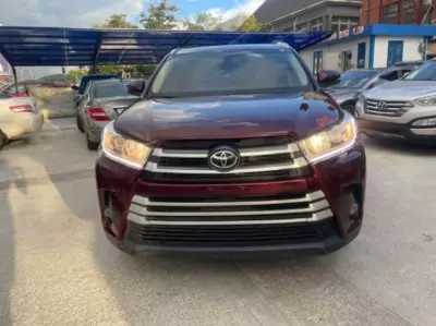 TOYOTA Highlander