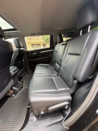TOYOTA Highlander