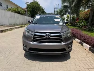 TOYOTA Highlander