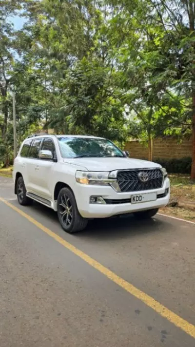 TOYOTA Land Cruiser