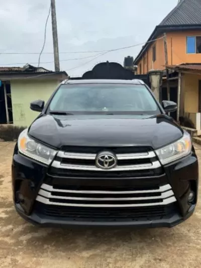 TOYOTA Highlander