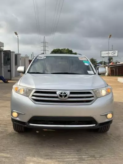 TOYOTA Highlander