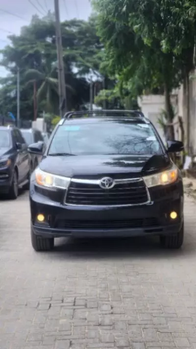 TOYOTA Highlander