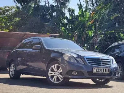 Mercedes-Benz E 200