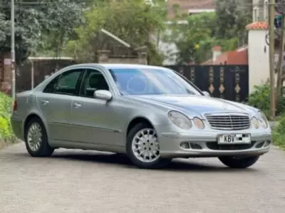Mercedes-Benz E 200