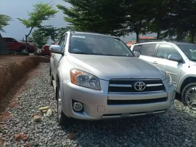 TOYOTA RAV 4