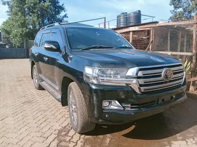 Toyota Landcruiser  V8