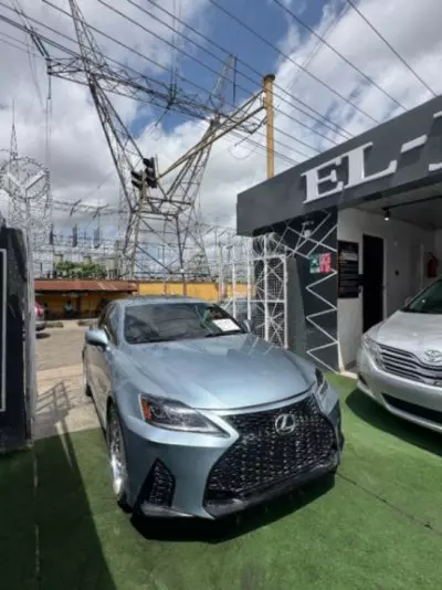 Lexus IS