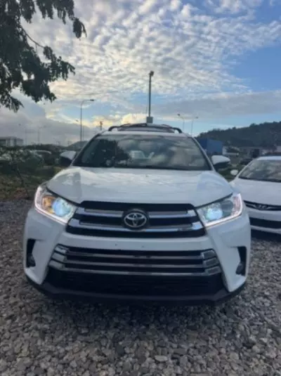 TOYOTA Highlander