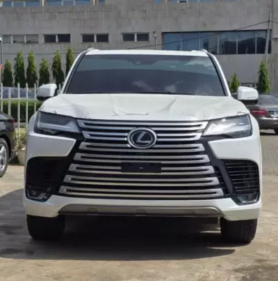 Lexus LX 600
