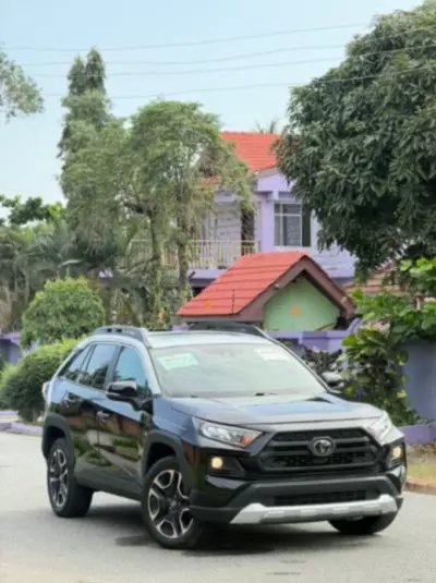 TOYOTA Rav4