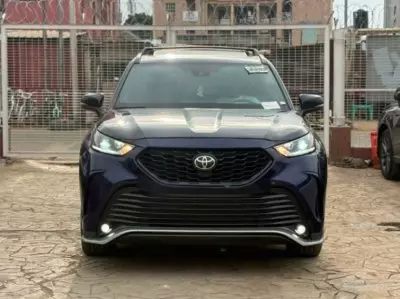 TOYOTA Highlander