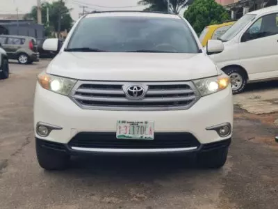 TOYOTA Highlander