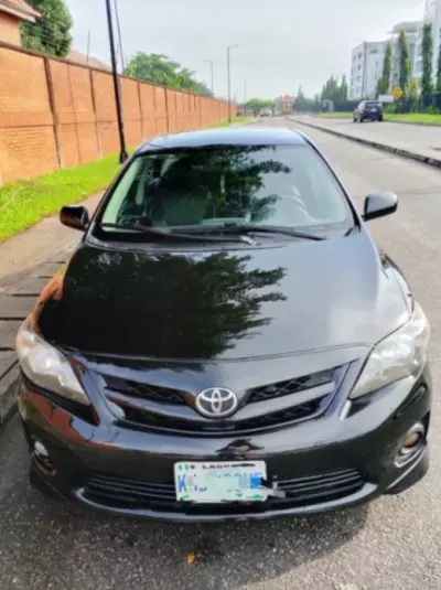 TOYOTA Corolla