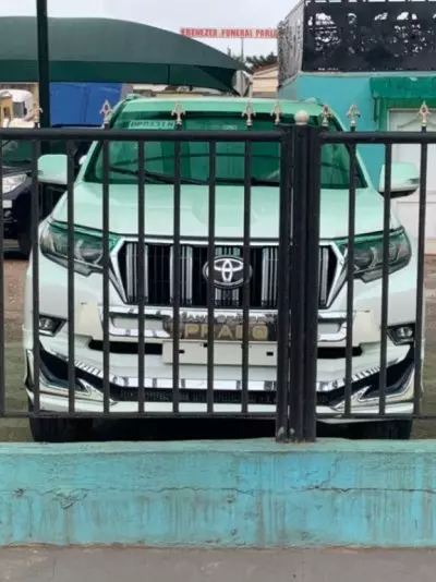 TOYOTA Land Cruiser