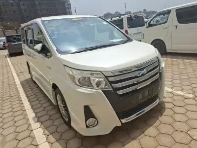 Toyota Noah Hybrid