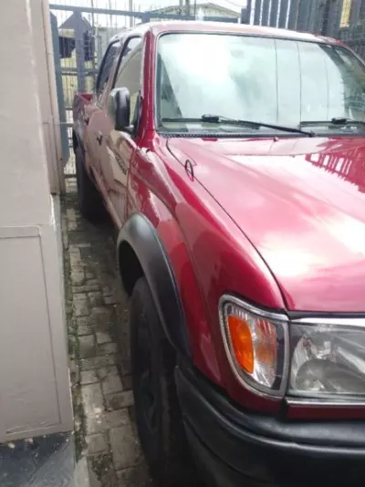 TOYOTA Tacoma