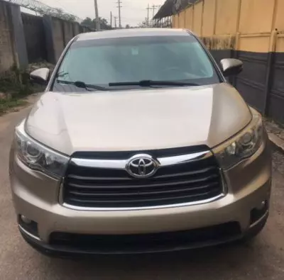 TOYOTA Highlander