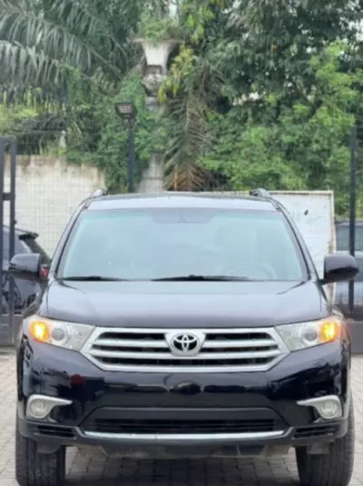 TOYOTA Highlander