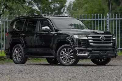 TOYOTA Landcruiser ZX