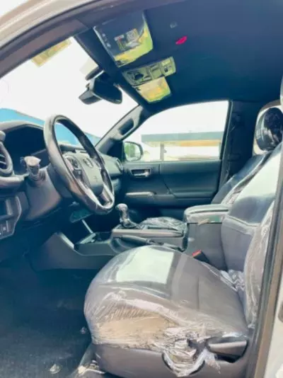 TOYOTA Tacoma
