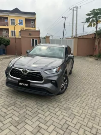 TOYOTA Highlander