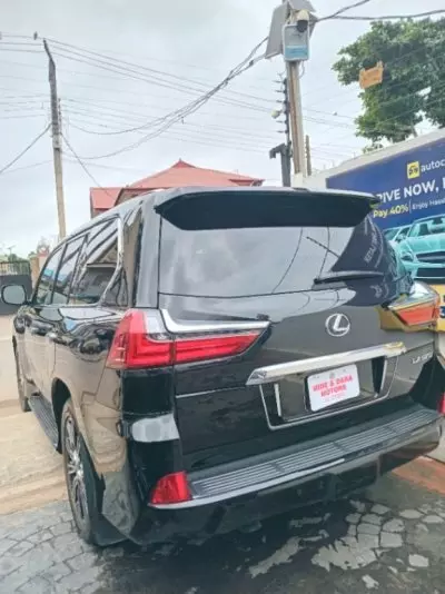 Lexus LX 570