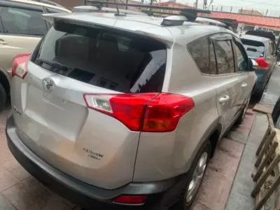 TOYOTA RAV 4