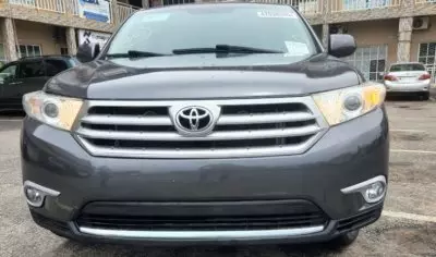 TOYOTA Highlander