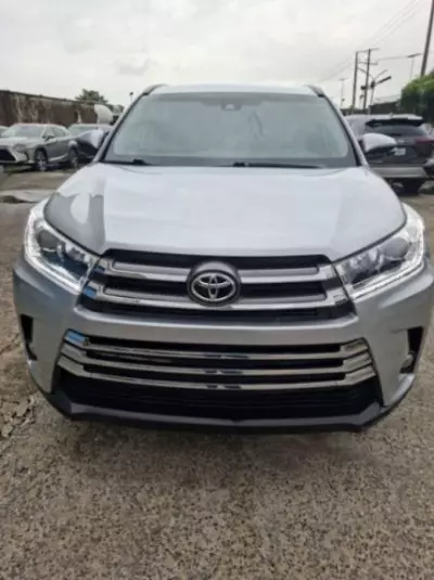 TOYOTA Highlander