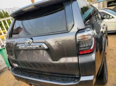 TOYOTA 4Runner