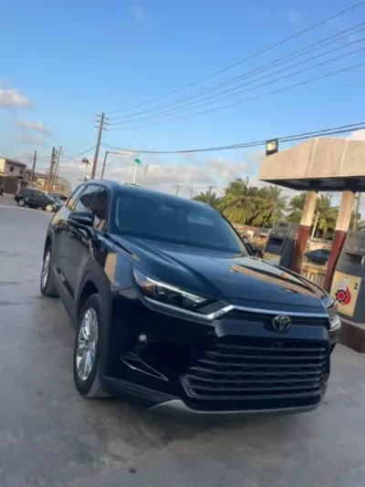 TOYOTA Grand Highlander