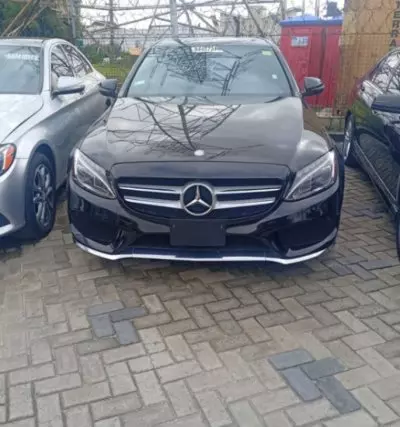 Mercedes-Benz C 300