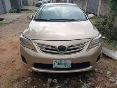 TOYOTA Corolla