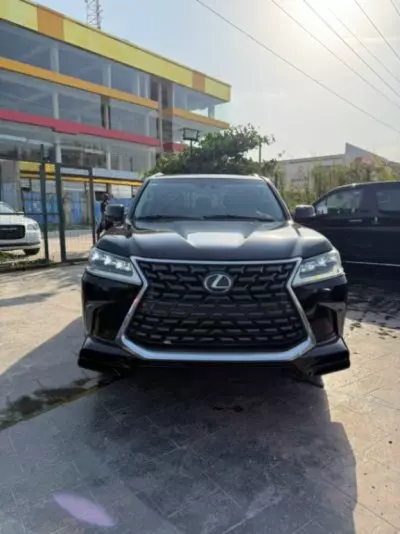 Lexus LX
