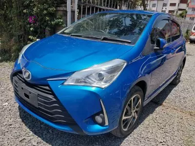 TOYOTA Vitz