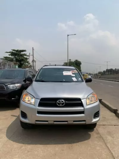 TOYOTA RAV 4