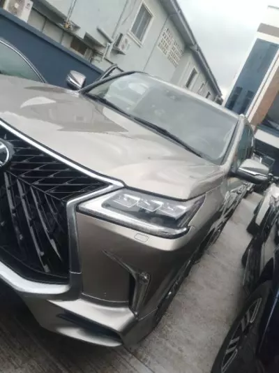 Lexus LX 570