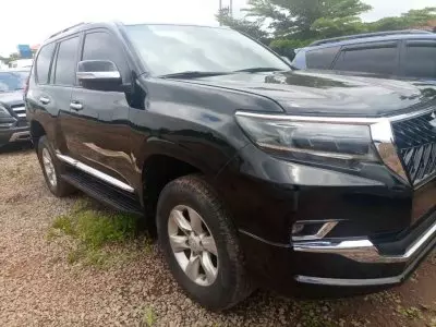 TOYOTA Landcruiser Prado