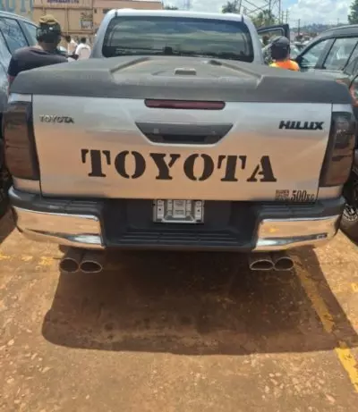 TOYOTA Hilux