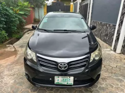 TOYOTA Avensis