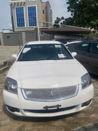 Mitsubishi Galant