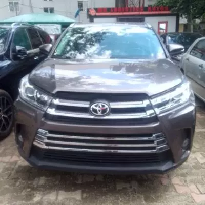 TOYOTA Highlander