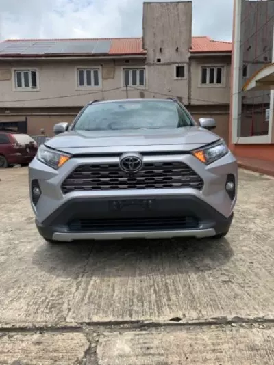 TOYOTA RAV 4