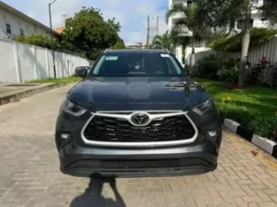 TOYOTA Highlander