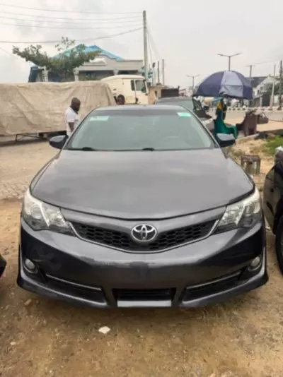 TOYOTA Camry